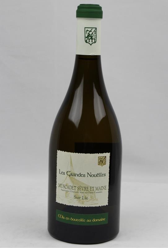 Domaine Basse Ville Les Grandes Nouelles Muscadet Sevre et Maine Sur Lie 2018 Loire France Image 1
